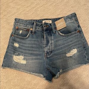 Madewell Jean shorts size 25 fits a 27